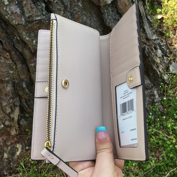 Kate Spade ♠️ Metallic embellished wallet ✨✨ - Picture 6 of 8